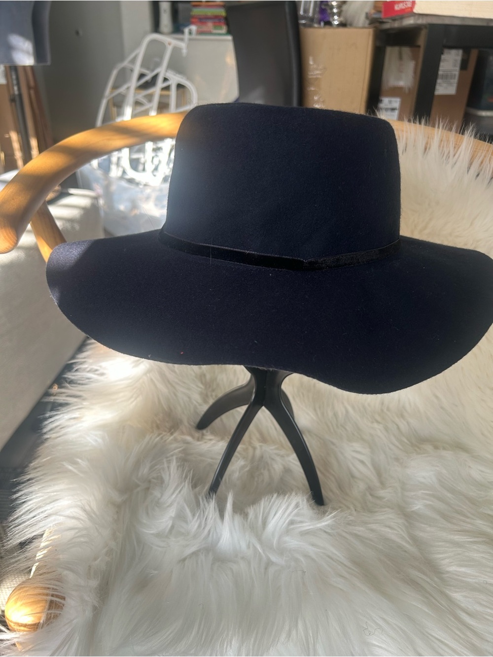 Zara Wide-Brim Felt Hat in Navy with Velvet Band